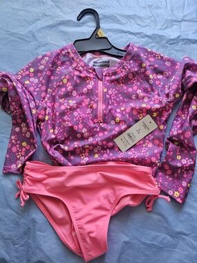 This Weekend Academy girls' swimsuit set